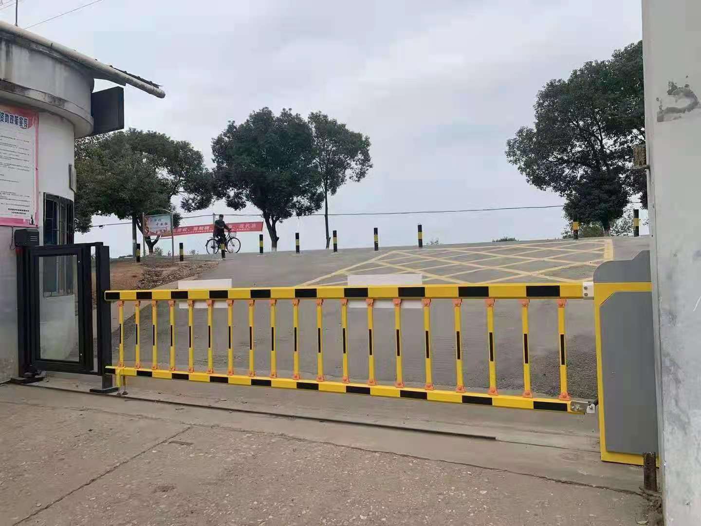 空降閘及廣告門案例
